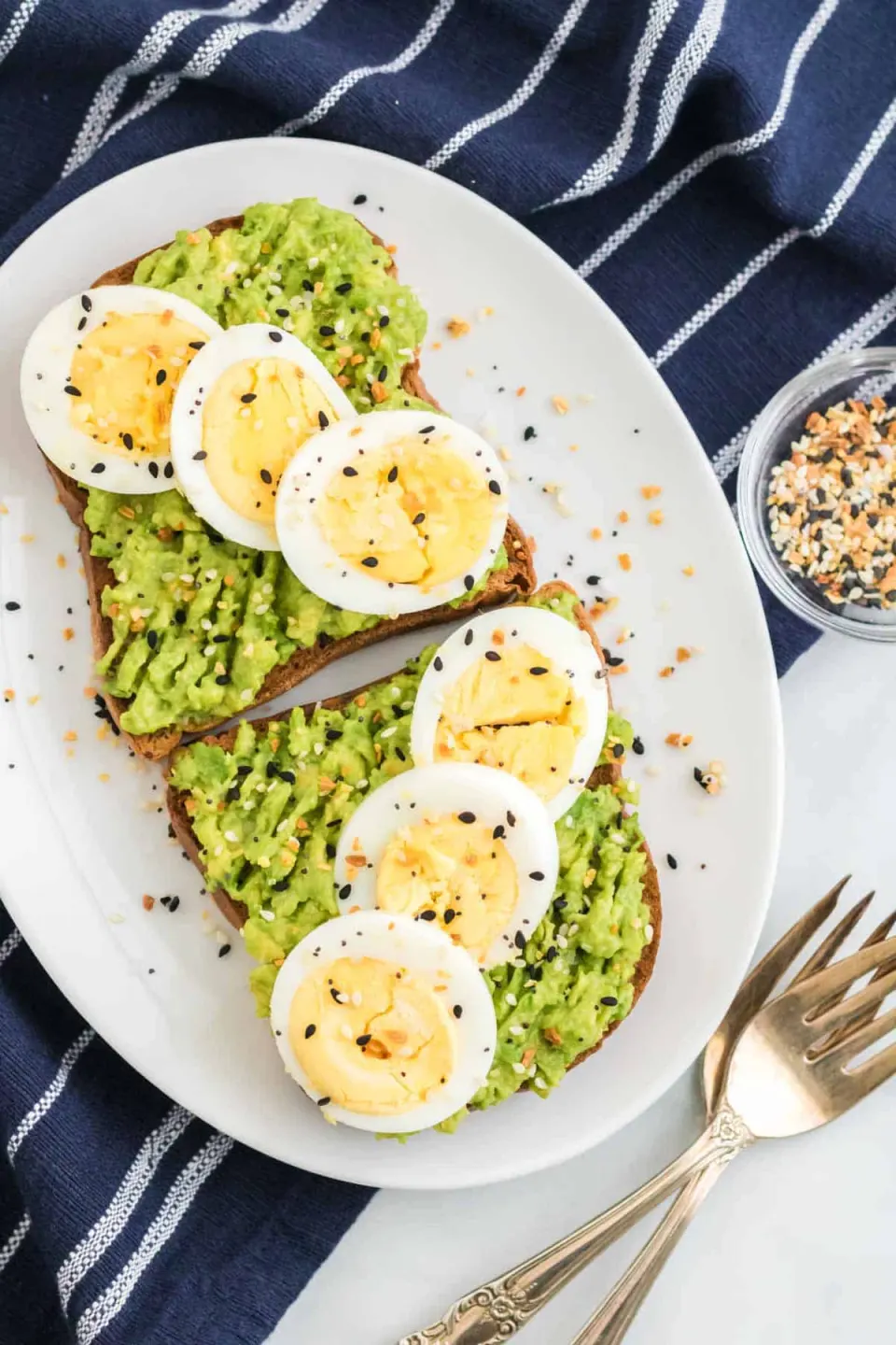 Guacamole and Boiled eggs toast