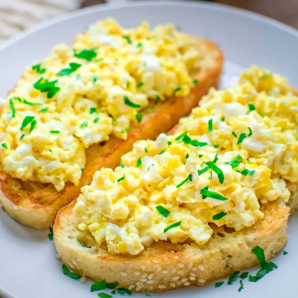 Scrambled egg toast