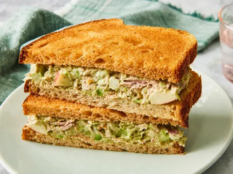 Tuna avocado sandwich